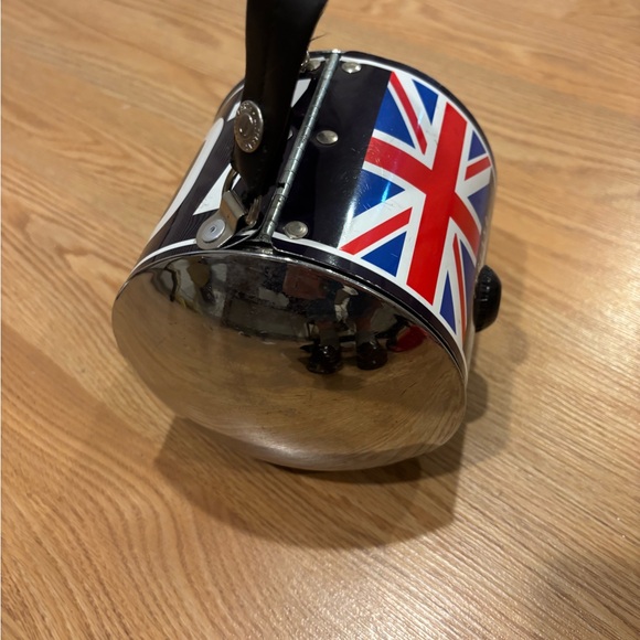 novelty purse/handbag.  UK license plate with hubcap sides. - Picture 2 of 4